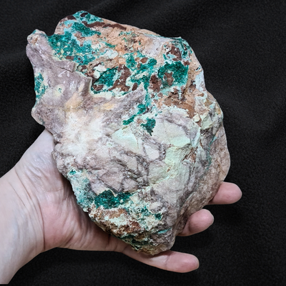 Dioptase brute avec Planchéite et Cérusite 1327g