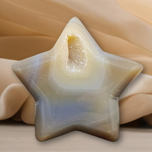 Etoile en Agate avec cristallisation 46g (PRGFL304-13)
