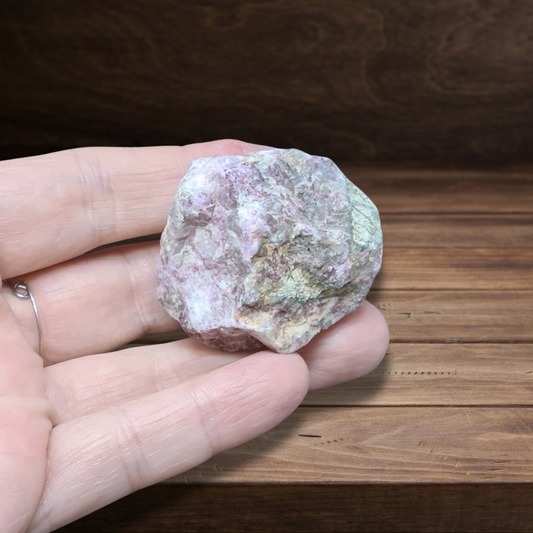 Eudialyte brute 43g (MB508-2) - ENAE Minéraux
