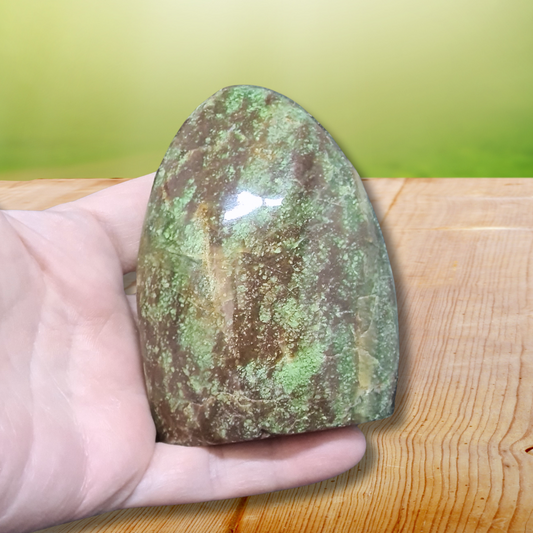 Forme libre polie en Chrysoprase 218g (PRGFL726) - ENAE Minéraux