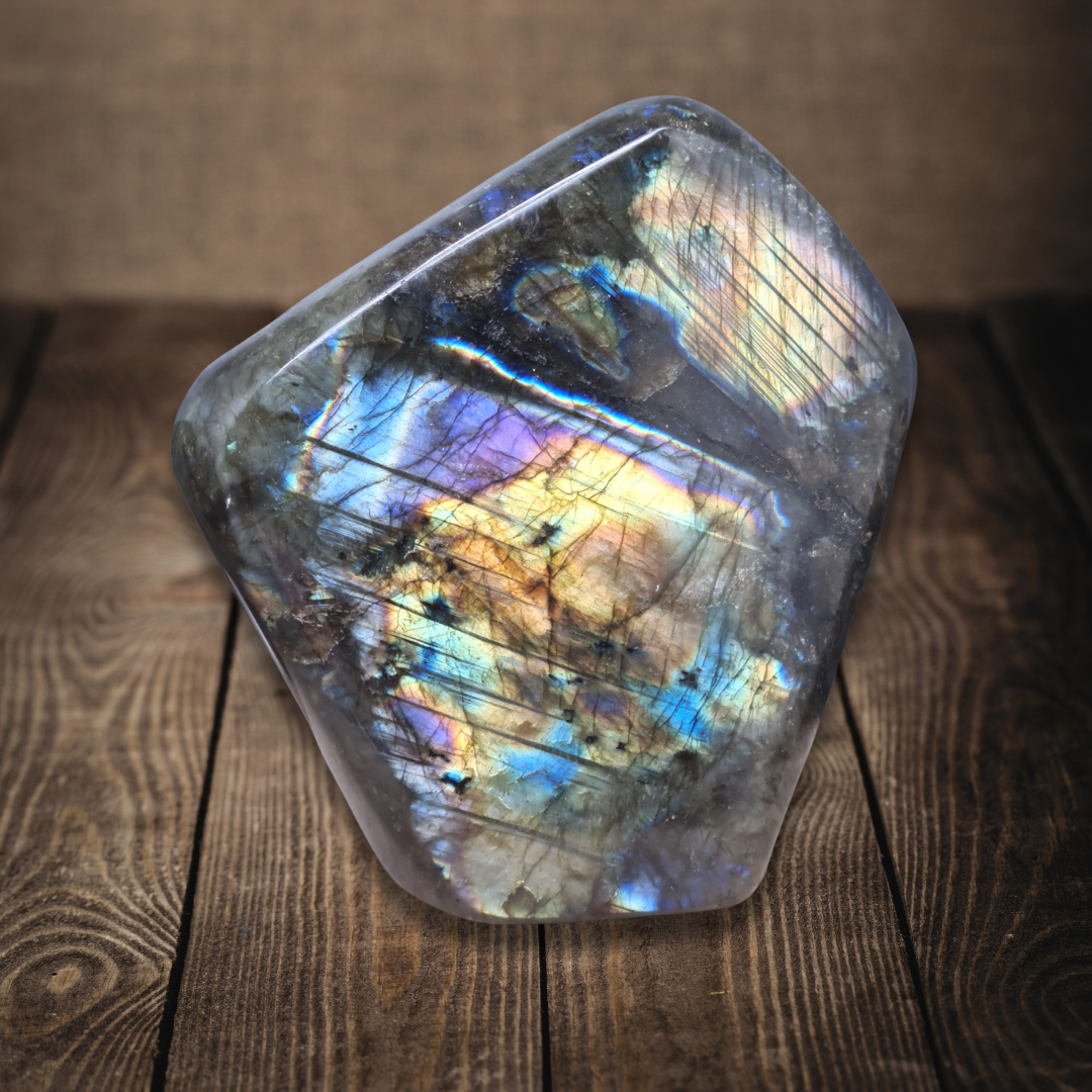 Forme Libre en Labradorite 939g (PRGFL527-4)