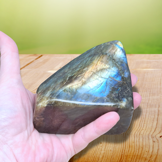 Forme libre polie en Labradorite 653g (PRGFL256-2) - ENAE Minéraux