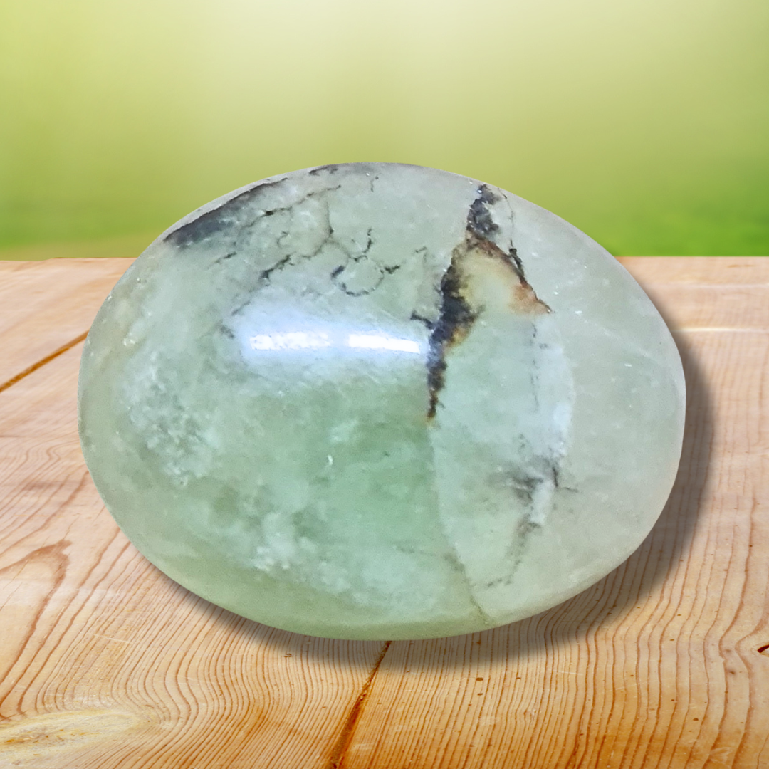Galet poli en Fluorite verte 135g (PRGFL711) - ENAE Minéraux