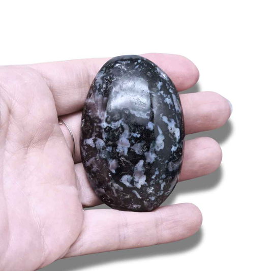 Galet en Gabbro (PRGFL524-7) - ENAE Minéraux