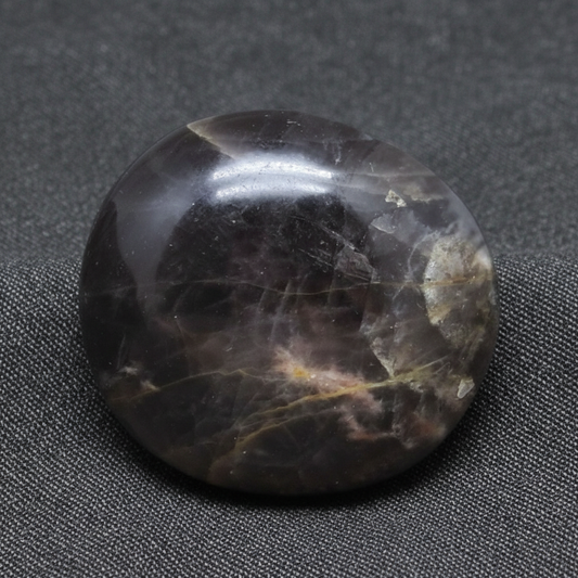 Galet en Pierre de Lune noire 114g (PRGFL608-6)