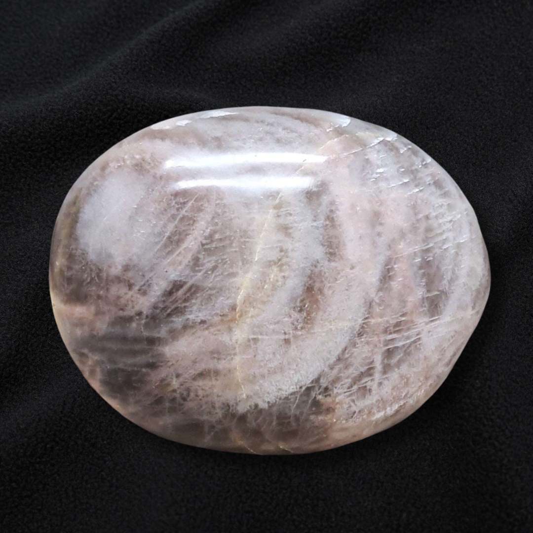 Galet en Pierre de Lune noire 91g (PRGFL608-7)