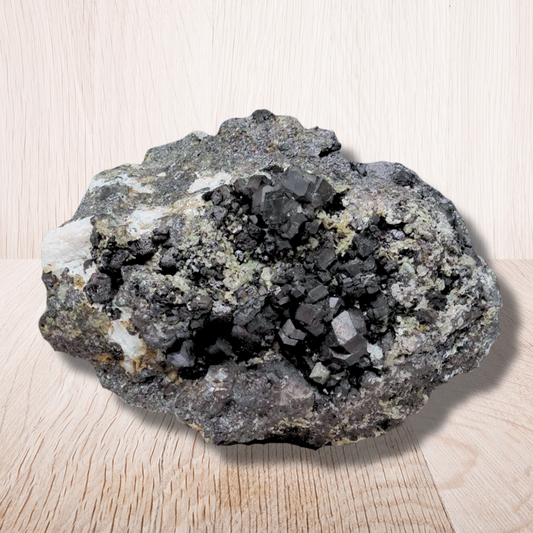 Cristaux de Grenats Mélanite bruts 310g (MB214-2) - ENAE Minéraux