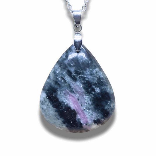 Pendentif en Actinolite et Rubis (PE2043) - ENAE Minéraux