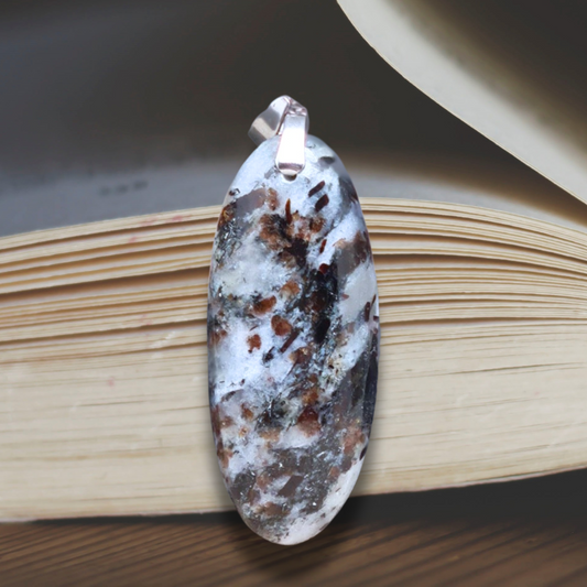 Pendentif en Astrophyllite (PE1592)