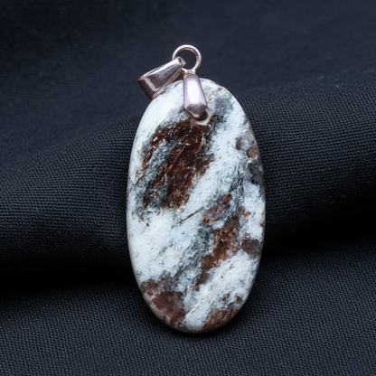 Pendentif en Astrophyllite (PE1174)