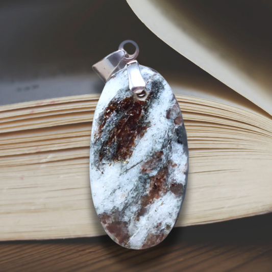 Pendentif en Astrophyllite (PE1174)