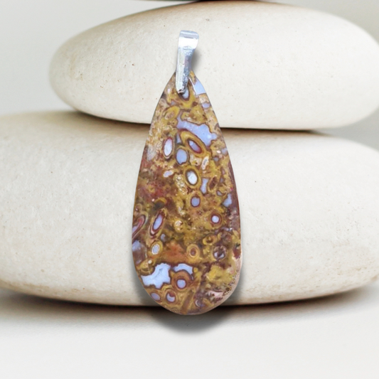 Pendentif en Bois fossilisé (PE1370)