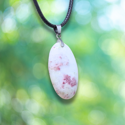 Pendentif en Cinabre et Calcite blanche (PE2019)