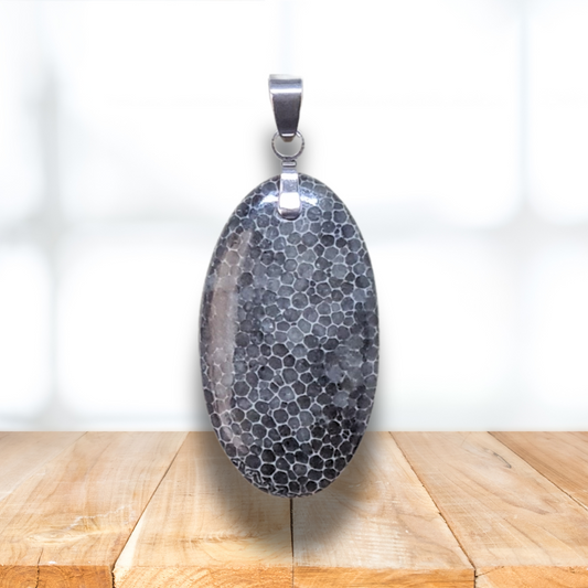 Pendentif en Corail noir fossilisé (PE2005) - ENAE Minéraux