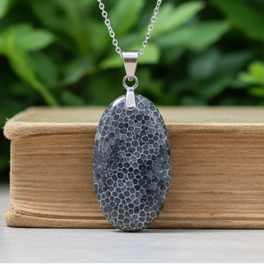 Pendentif en Corail noir fossilisé (PE2005)