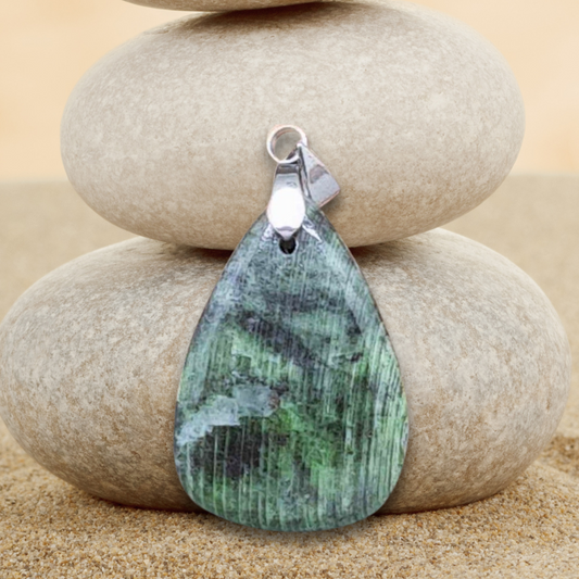 Pendentif en Diopside Chrome (PE795)