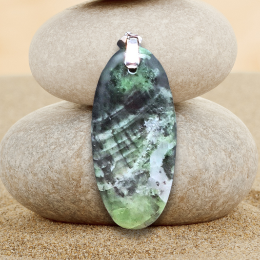 Pendentif en Diopside Chrome (PE796)
