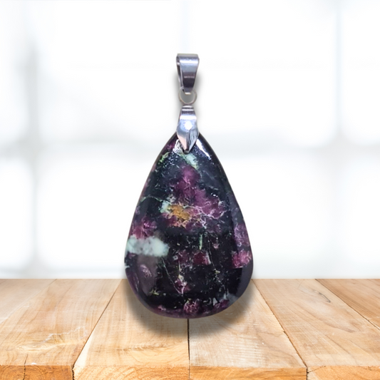 Pendentif en Eudialyte (PE1688) - ENAE Minéraux