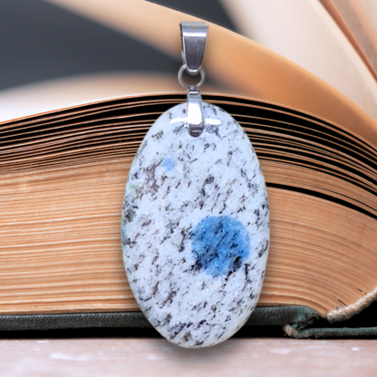 Pendentif en K2 (Granite et Azurite) (PE1782)