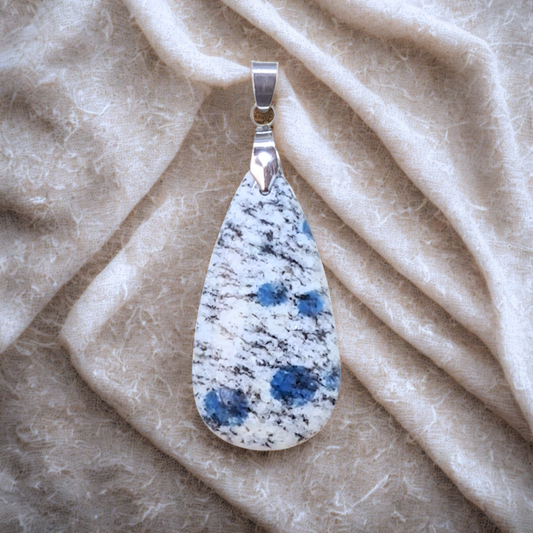 Pendentif en K2 (Granite et Azurite) (PE1781)