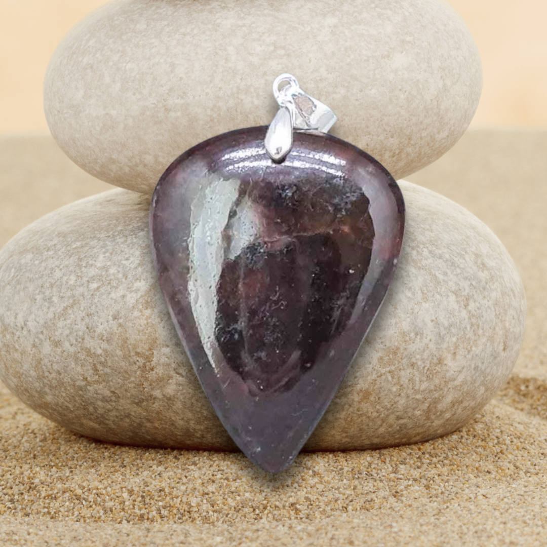 Pendentif en Grenat Pyrope (PE1823)