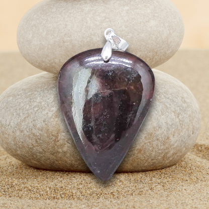 Pendentif en Grenat Pyrope (PE1823)