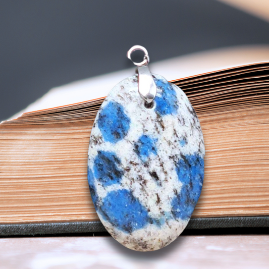 Pendentif en K2 (Azurite et Granite) (PE1338)