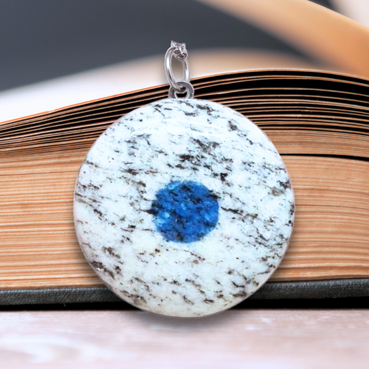 Pendentif en K2 (Azurite et Granite) (PE1591)