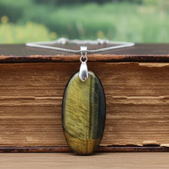 Pendentif en Œil de Faucon (PE1639)