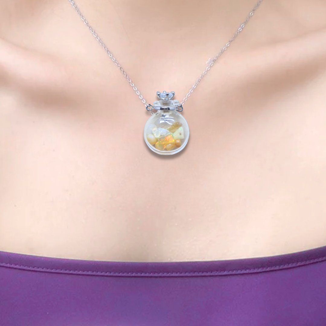 Pendentif bouteille en verre remplie d'Opale de Welo (PE1457-3) - ENAE Minéraux