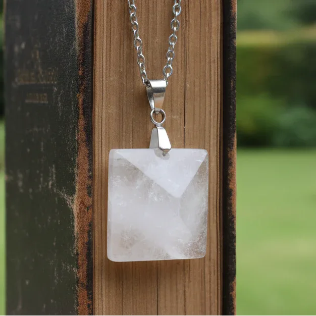 Pendentif Pyramide Cristal de Roche (PE1032-2)