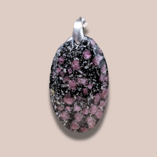 Pendentif en Rubis sur Biotite (PE1368-1)