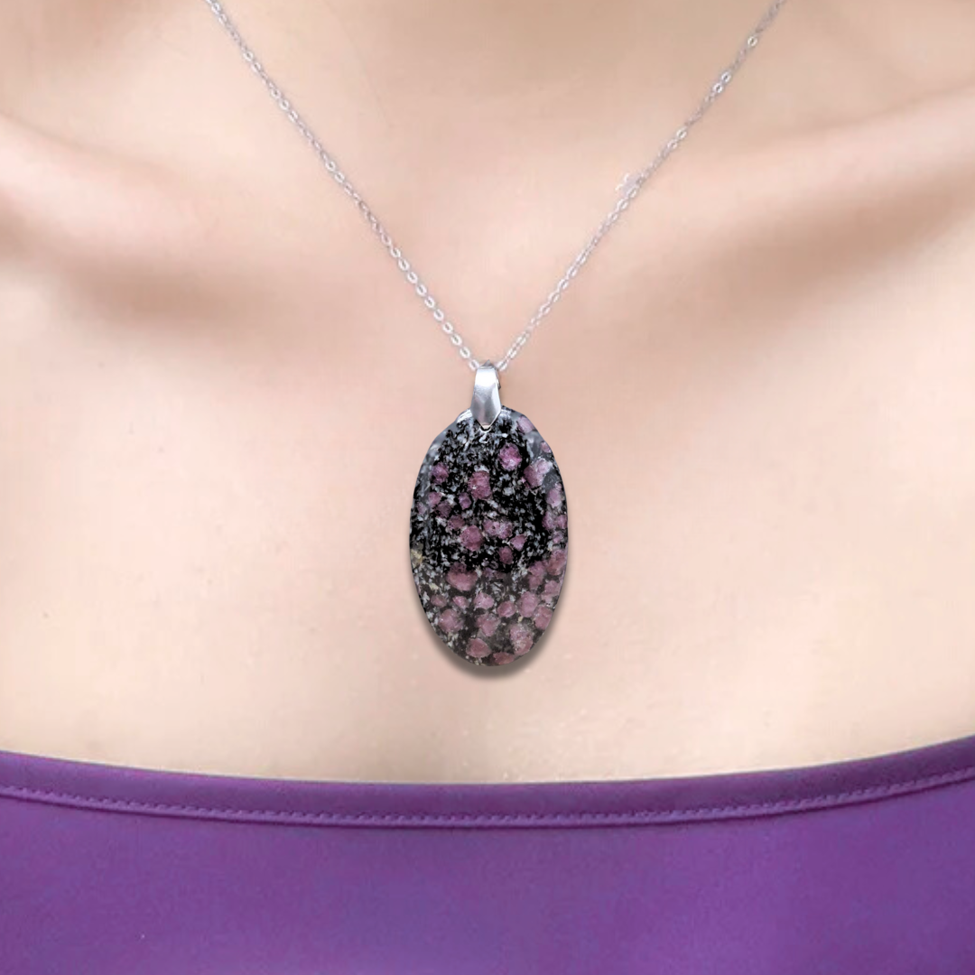 Pendentif en Rubis sur Biotite (PE1368-1) - ENAE Minéraux