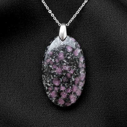 Pendentif en Rubis sur Biotite (PE1368-1)