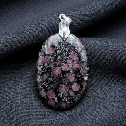 Pendentif en Rubis sur Biotite (PE1167)