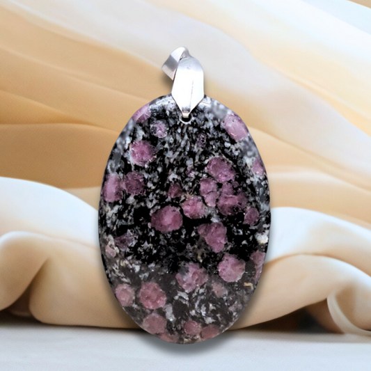 Pendentif en Rubis sur Biotite (PE1167)