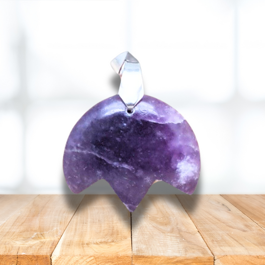 Pendentif sculpté en Lépidolite (PE1614-1) - ENAE Minéraux