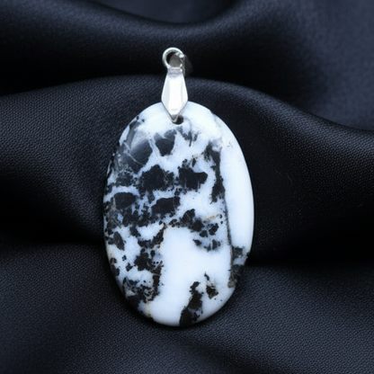 Pendentif en Albite et Tourmaline noire (PE1211)