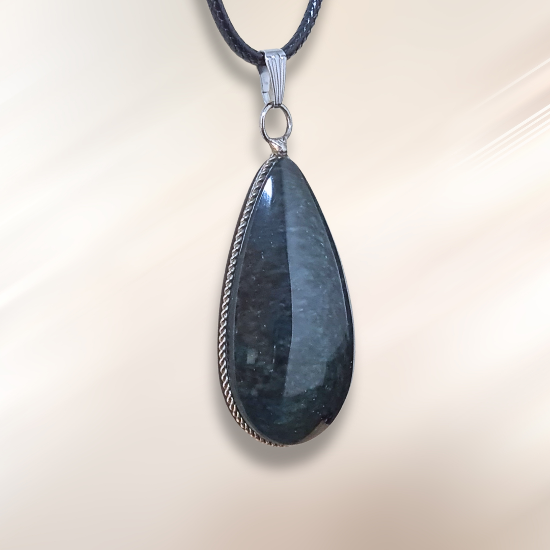 Pendentif serti en Obsidienne Manta Huichol (PE1876)