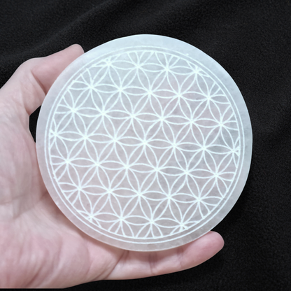 Plaque en Sélénite avec Fleur de Vie gravée 250g