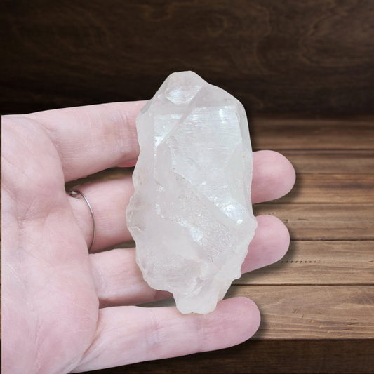Pointe de Cristal de Roche brute 86g (MB258) - ENAE Minéraux