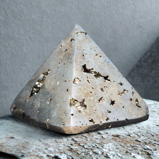 Pyramide polie en Pyrite 125g (PRGFL320)