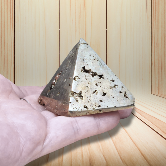 Pyramide polie en Pyrite 125g (PRGFL320) - ENAE Minéraux