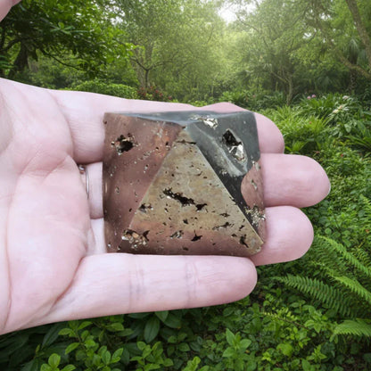 Pyramide polie en Pyrite 125g (PRGFL320)