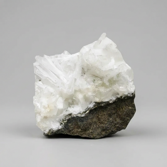 Scolécite, Apophyllite et Basalte brute 251g (MB227)