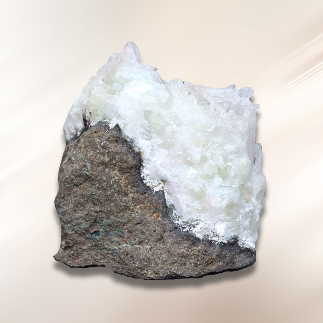 Scolécite, Apophyllite et Basalte brute (MB227)