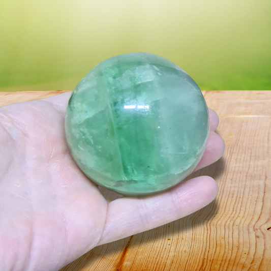 Sphère en Fluorite verte 365g (PRGFL168-2) - ENAE Minéraux