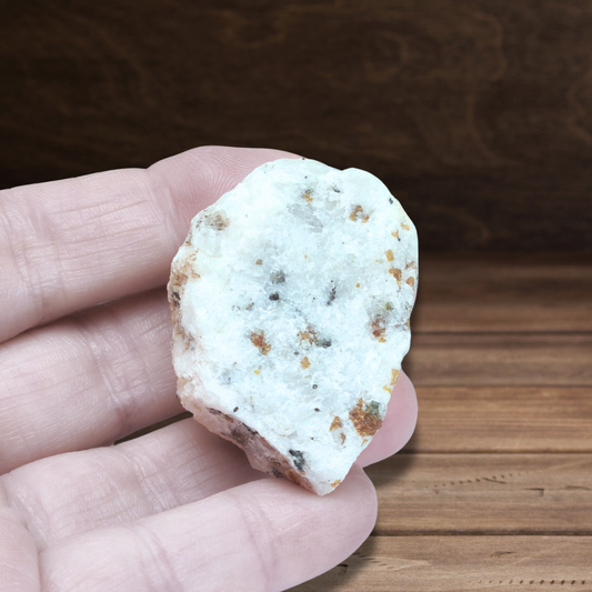 Spinelle noir et Clinohumite sur Calcite brut 37g (MB378-1) - ENAE Minéraux