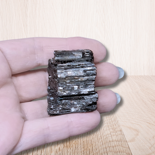Tourmaline noire brute (MB535-6)