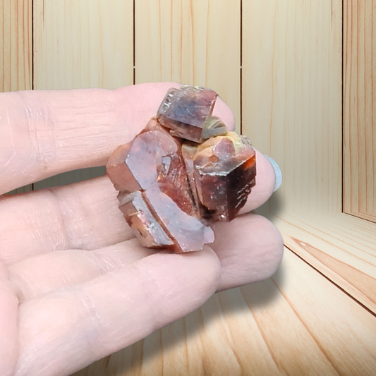 Cristaux de Vanadinite bruts 60g (MB413-7) - ENAE Minéraux